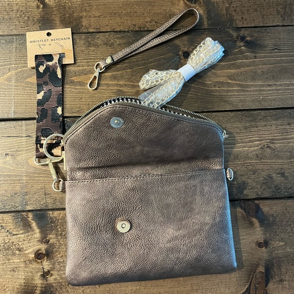 Bronze Wristlet / Purse NWT - Picture 6 of 9